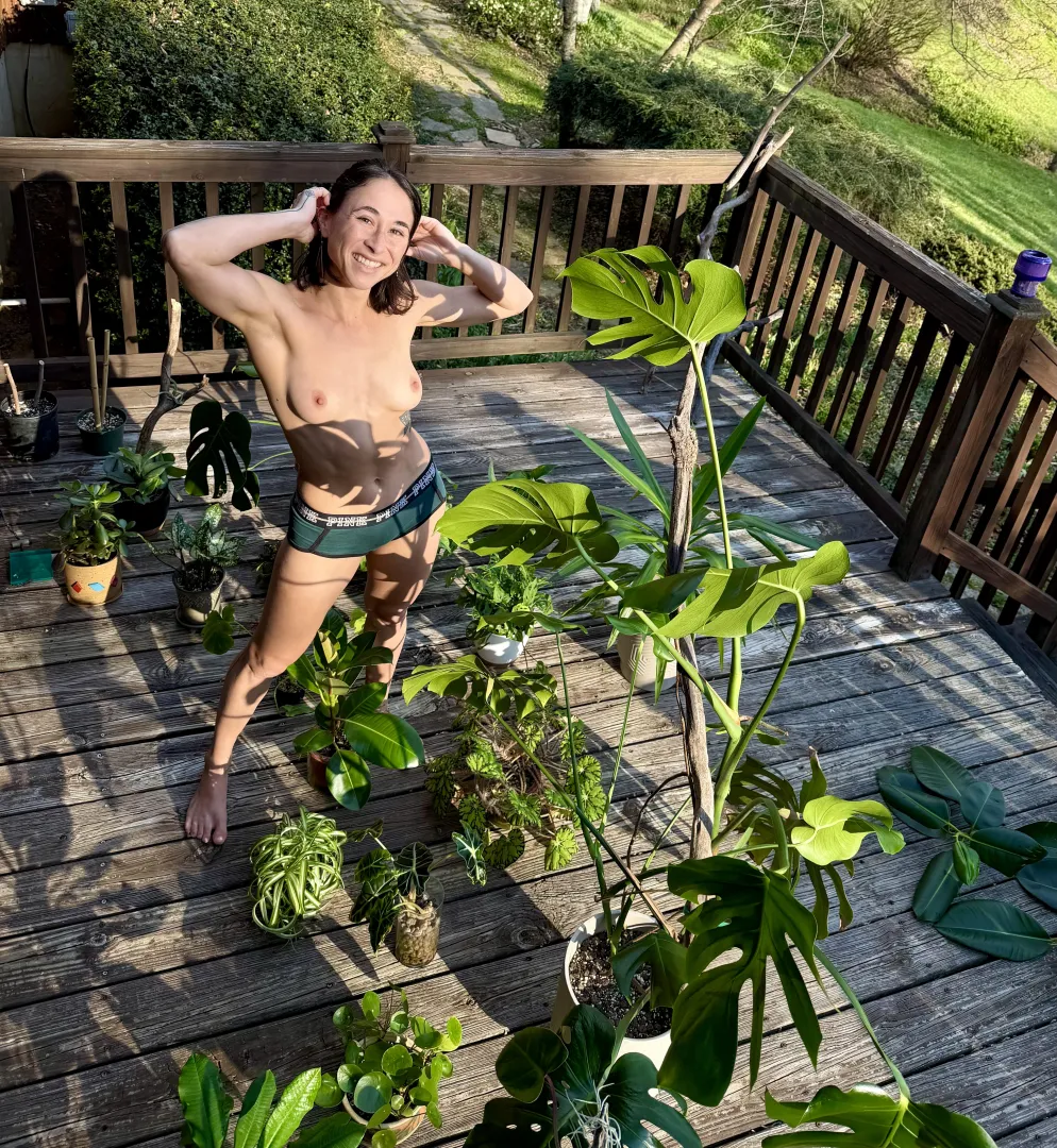 Doing my monthly pest check and a few repots! posted by thatcutielittlefox