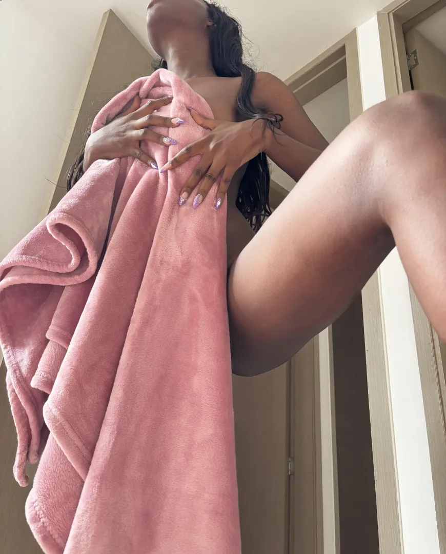 Don't be sad, your favorite Latina is back for GFE. I'm tall, slim, I send a lot of content, and I like to talk about various topics. posted by Cayaleyabeautiful