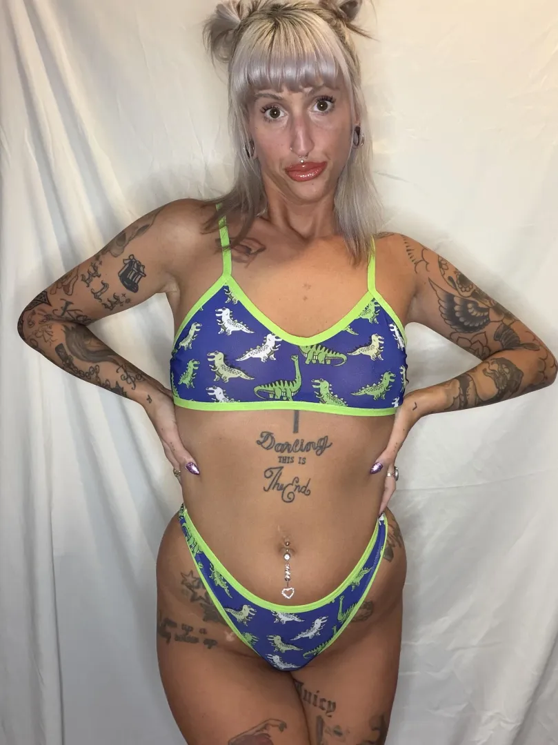 don’t keep me waiting. posted by EmilyArrowPleases