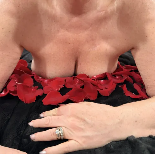 Don’t let the ring stop you(f)55 by ChubbyGirl69