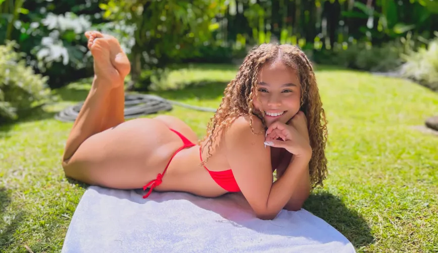 Don’t lie… you zoomed in by CuteEmilySmiles