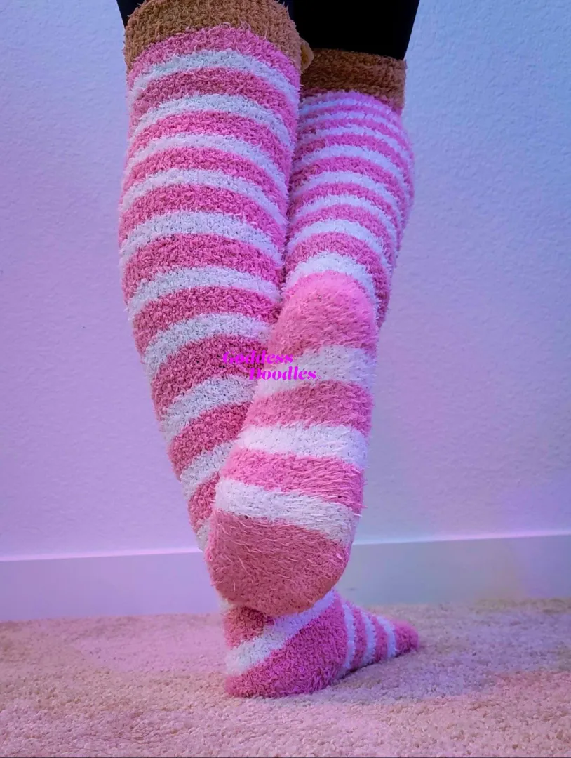 Don't my long fuzzy socks look yummy? posted by GoddessDoodles_