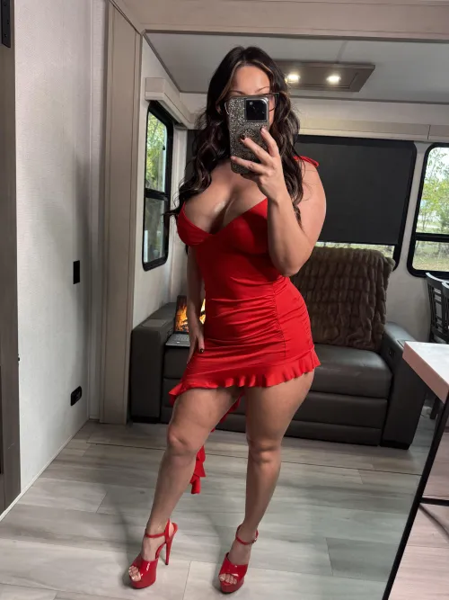 Don’t stare… or do  by Upset_Trash_3094