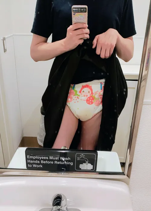 dont tell my boss she hired a baby baker  by smolstinkyprincess