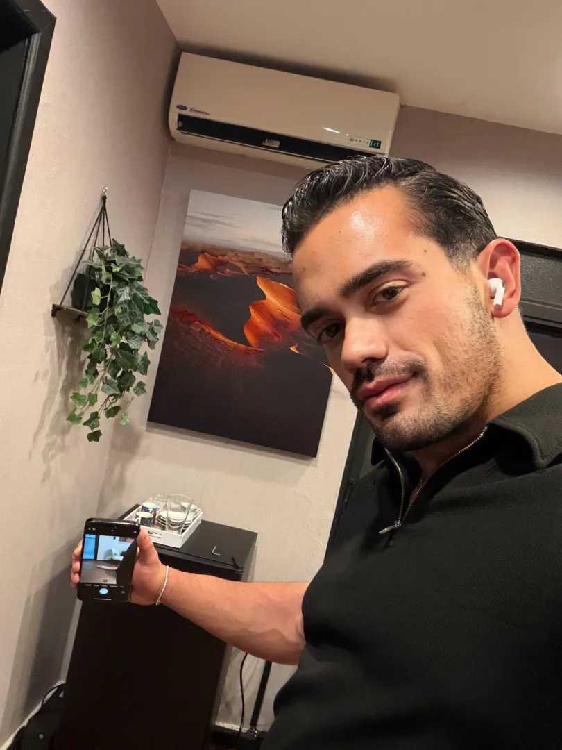 Don't try to zoom it posted by vellitrap