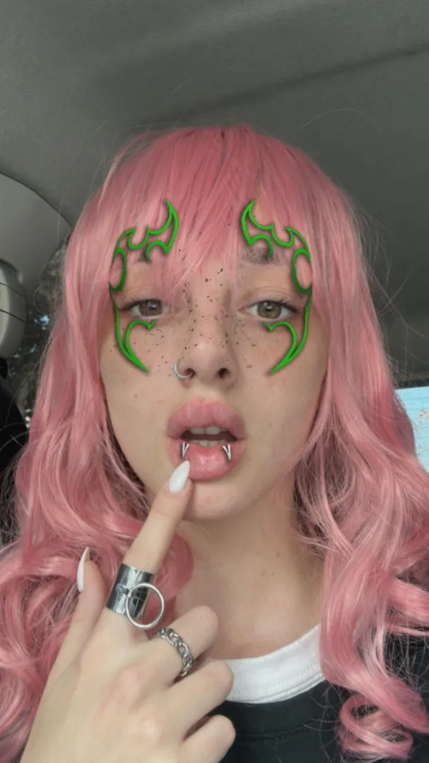 Down for fwb vibes if you can host - i answer faster on lg: ,lunarumes' posted by internetfood