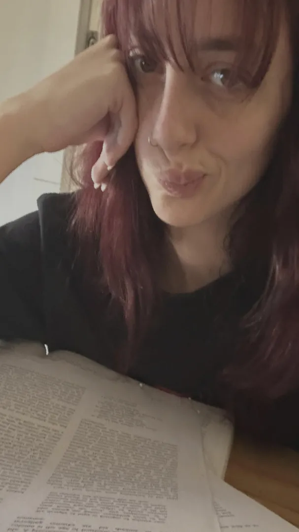 Down for some fun, had a couple drinks so I’m vibing tgl,rm.: .lunavelvetfluff'. posted by Fawkes_feathers