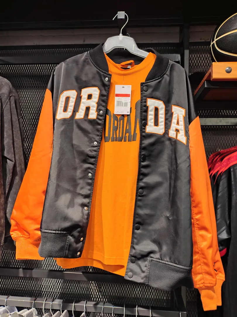 Dress code posted by moneyheisthunter