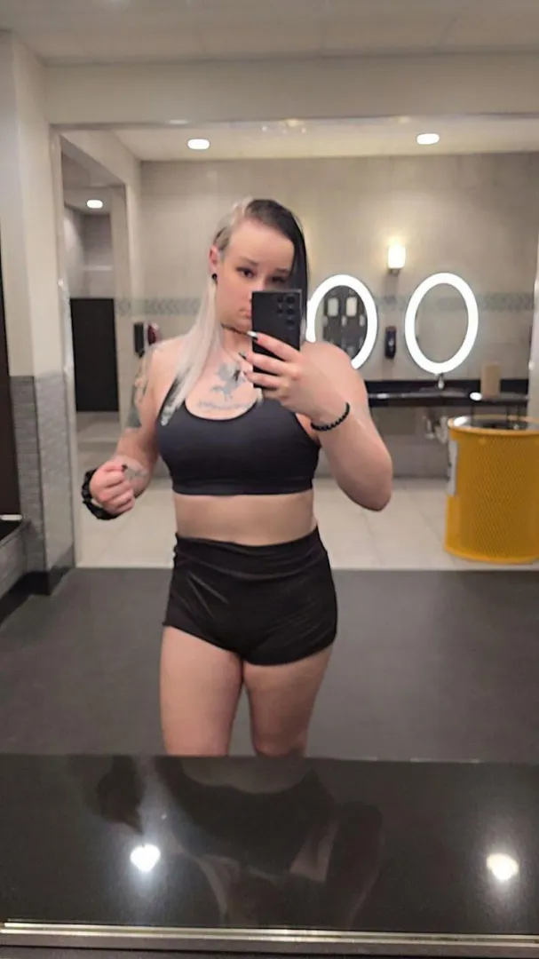 Drop a ❤️ and i will send you nudes (first 22 people) posted by elenathornetrans