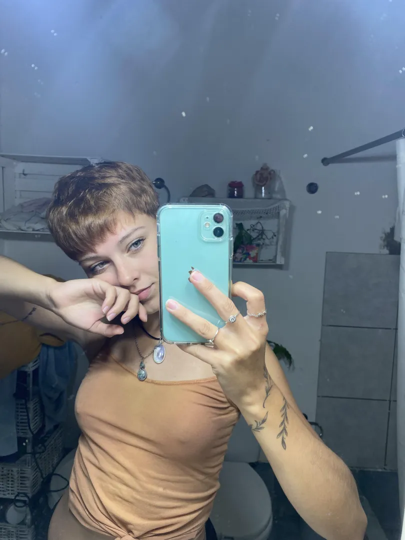 drop a reaction if you find me attractive;) posted by lasuperchava