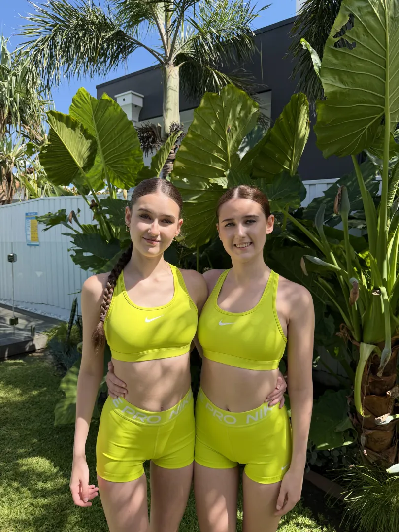 Drop a ❤️ you'd promise to masturbate every time I send u our nudes! posted by CrystalVerse