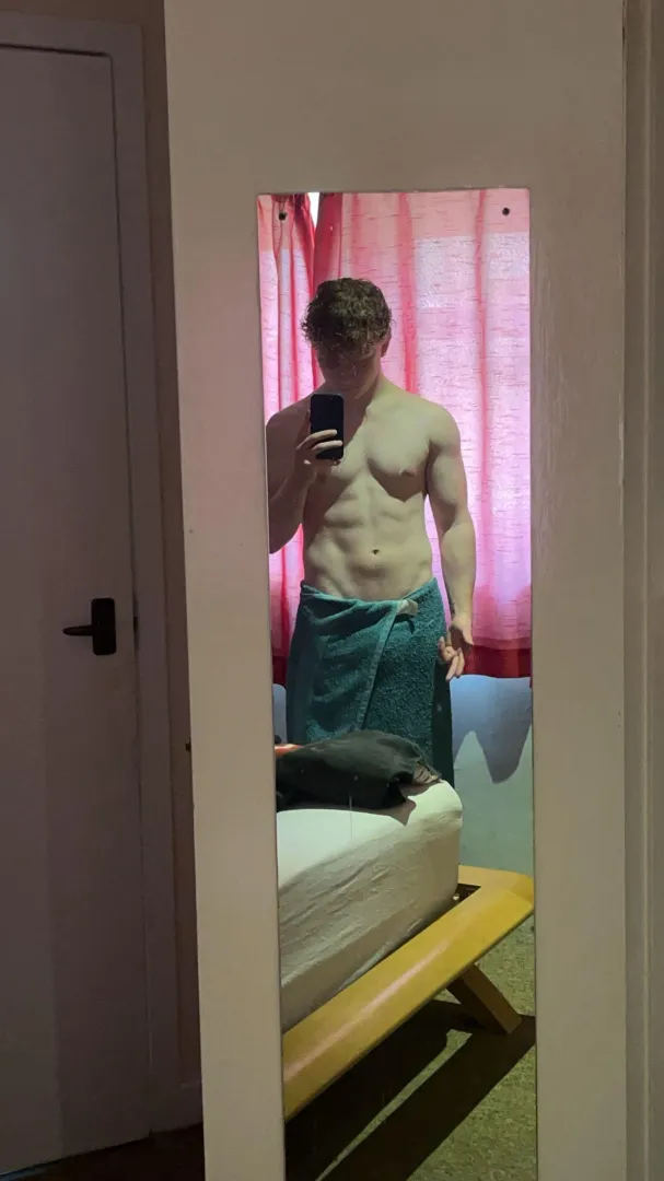 Drop my towel posted by Impossible-Bad-1874