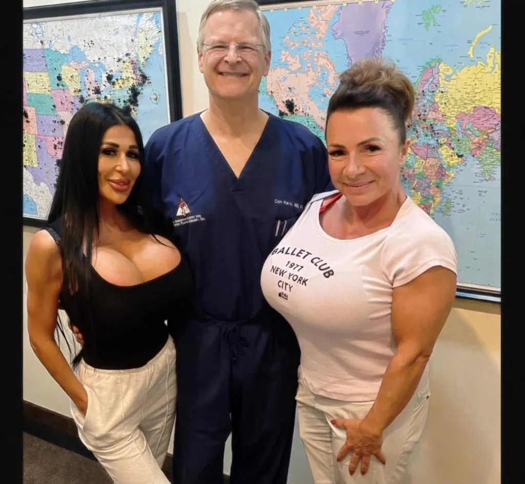 Dr.Revis with two of his lovely patients from Europe!
@selenablack_official 2400cc and @queenmuscleboo 2100cc today- tomorrow  3000cc posted by white_witcher786