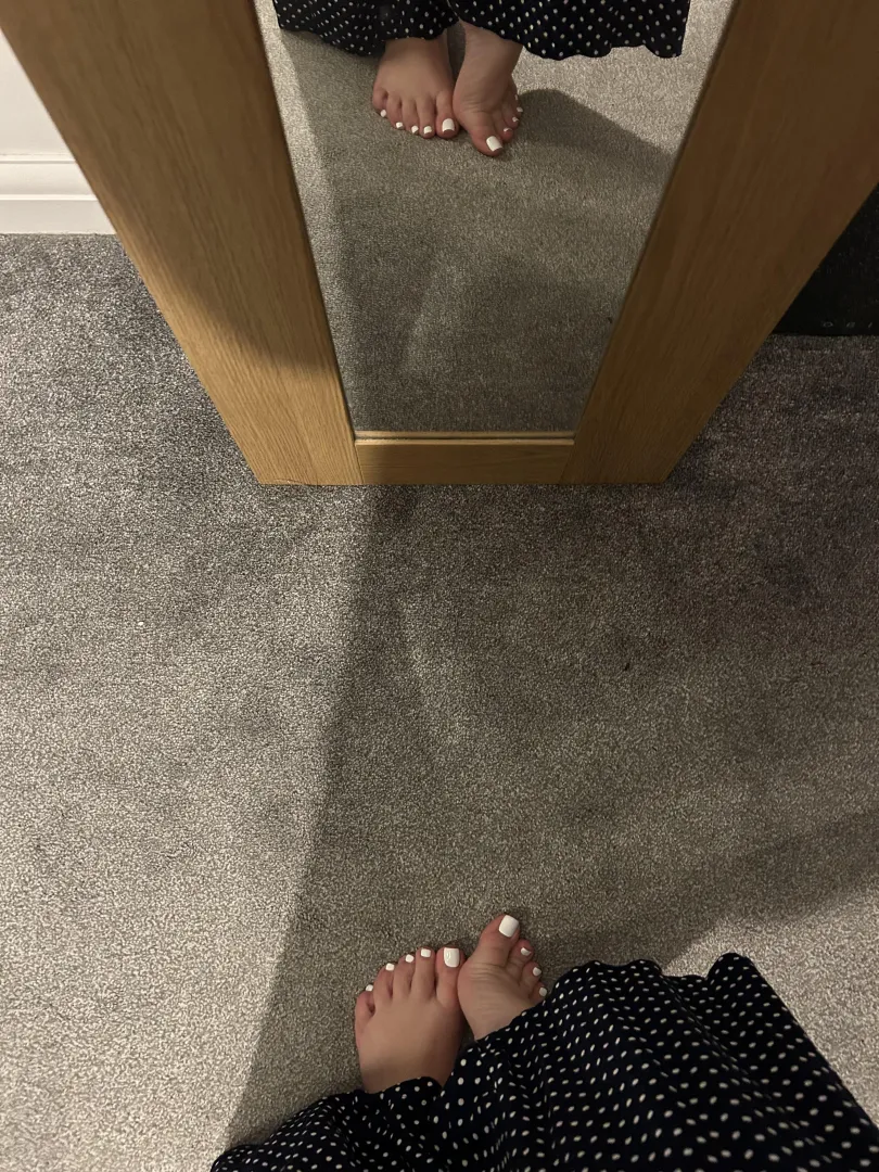 Dual view  posted by Barefootbaby1