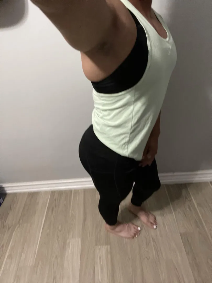 Early morning gym fit! posted by pretty_littlething01