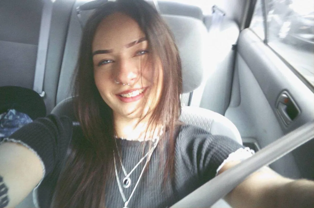 easy smile moment posted by Bunnyappleh