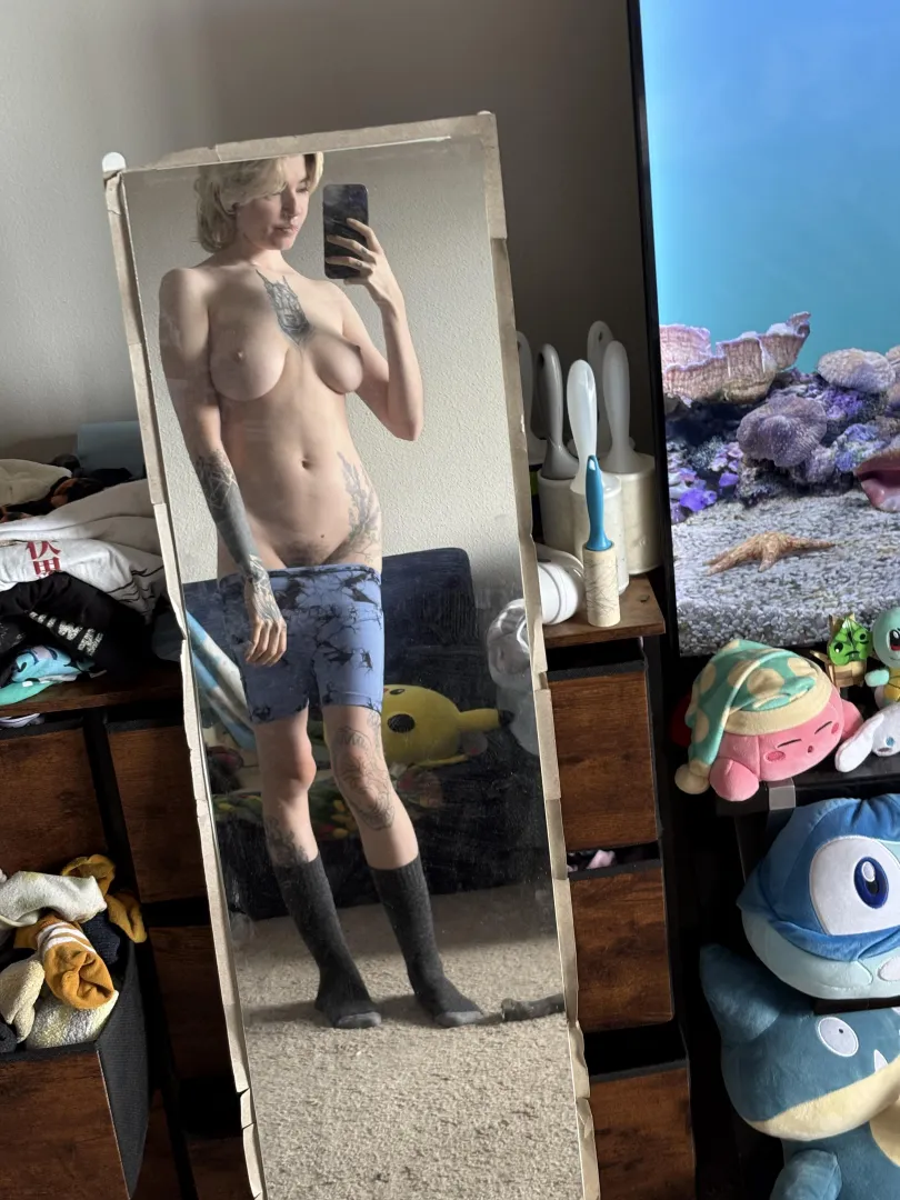 Eat me like Kirby ;) you’ll gain nerd powers posted by ERASEDWeeaboo