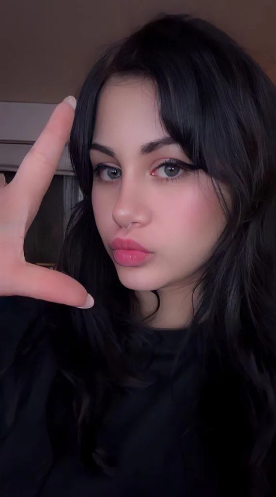 Effortlessly robbing you <3 posted by 17Nephilim17