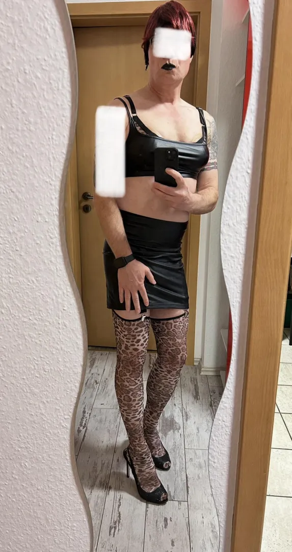 Ein schönes Wochenende wünsche ich euch meine Lieben posted by Material_Week6636