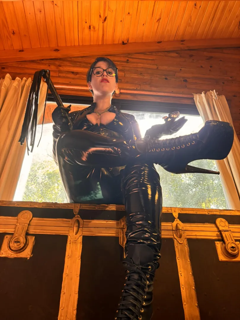 Elegance with absolute authority. posted by Inesitaax