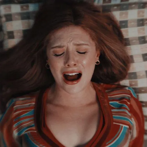 Elizabeth Olsen by Dusky_Bun_99