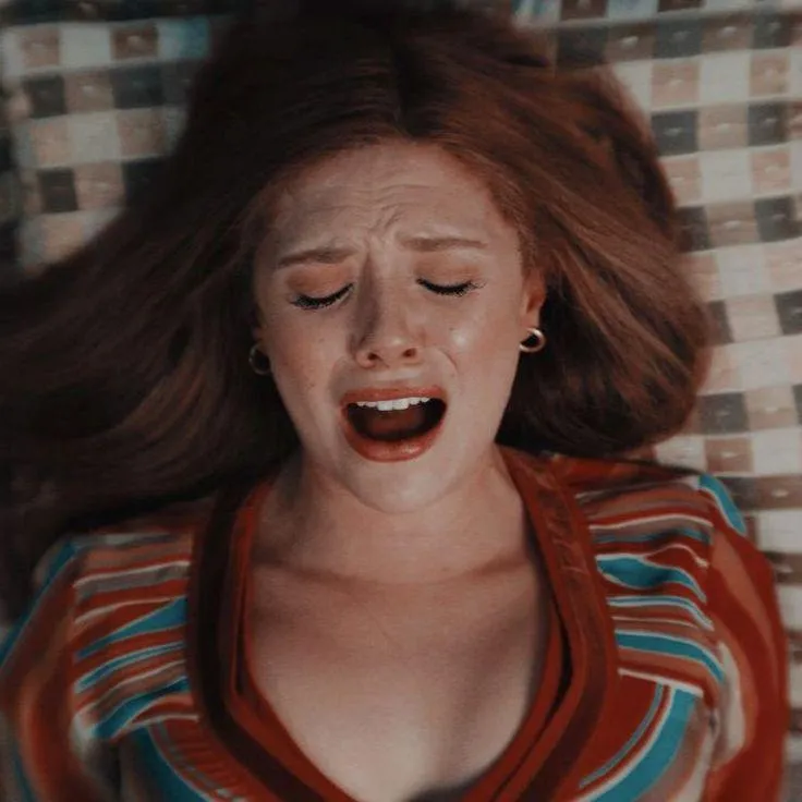 Elizabeth Olsen posted by Dusky_Bun_99