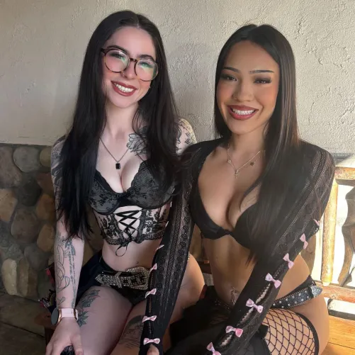 Ella and Mia by karlstromberg77