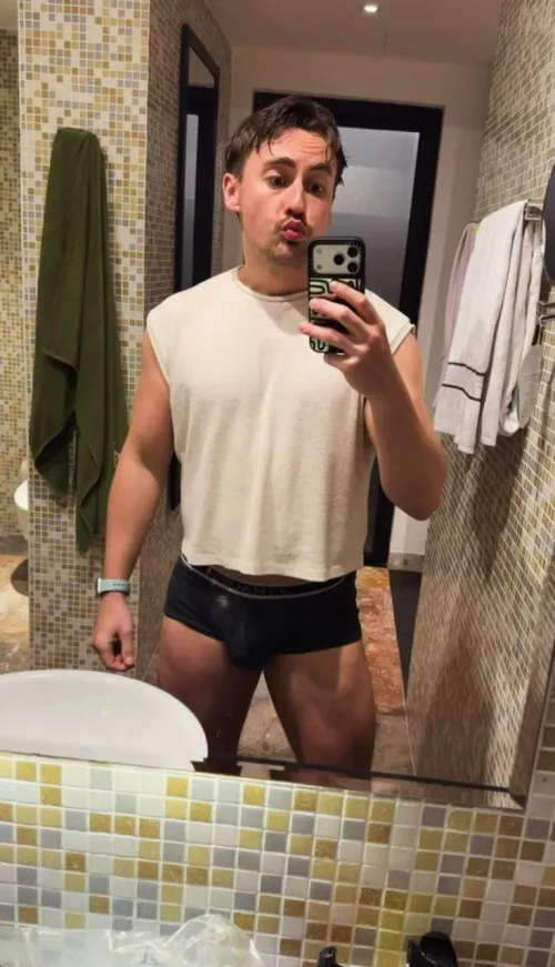 Ella Vaday. by Mammoth-South3163