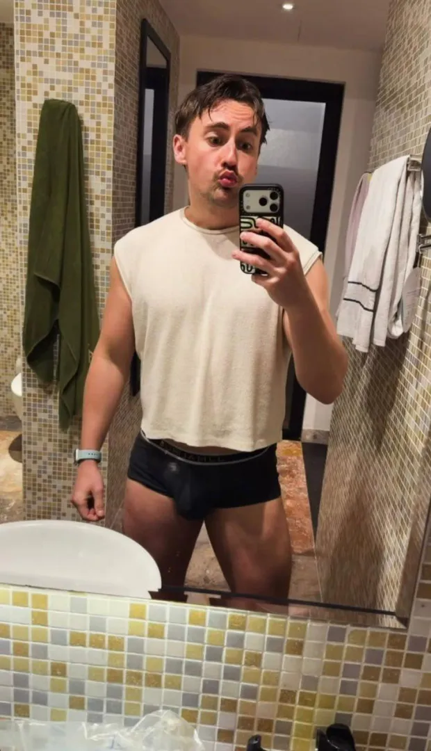 Ella Vaday. posted by Mammoth-South3163