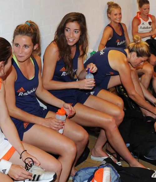 Ellen Hoog and Naomi van As by Graafzon