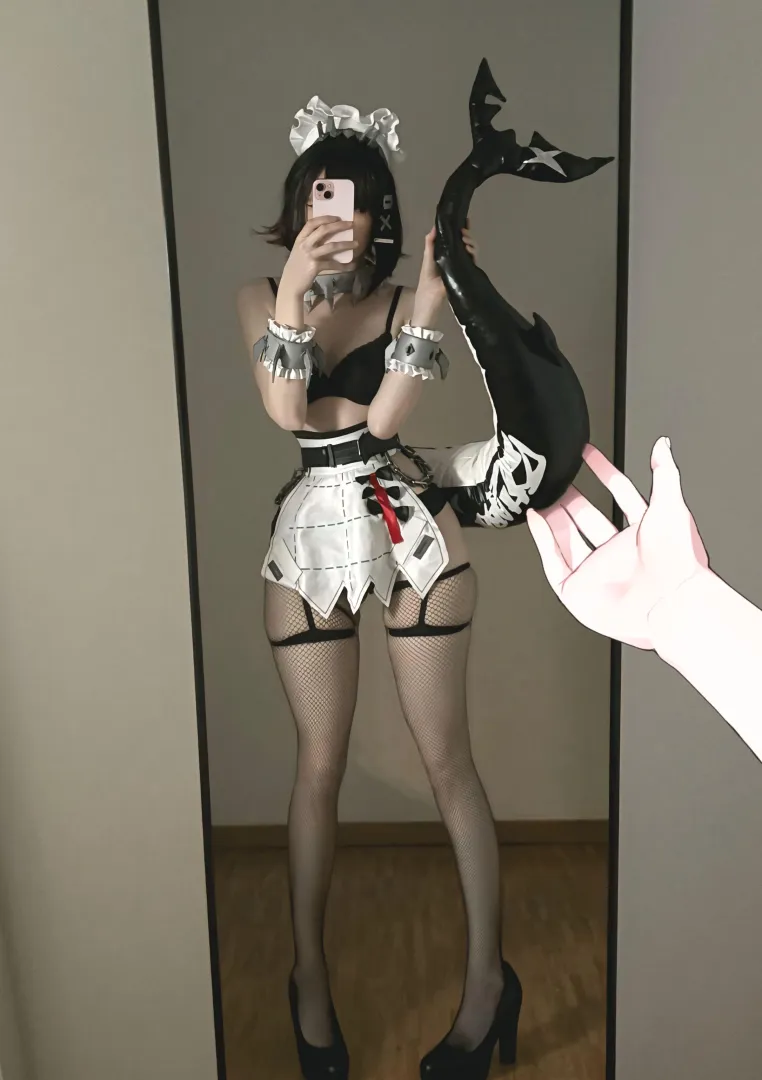 Ellen Joe activated Glacial Omen just to freeze your gaze on her skirt [F] posted by KindBunny0