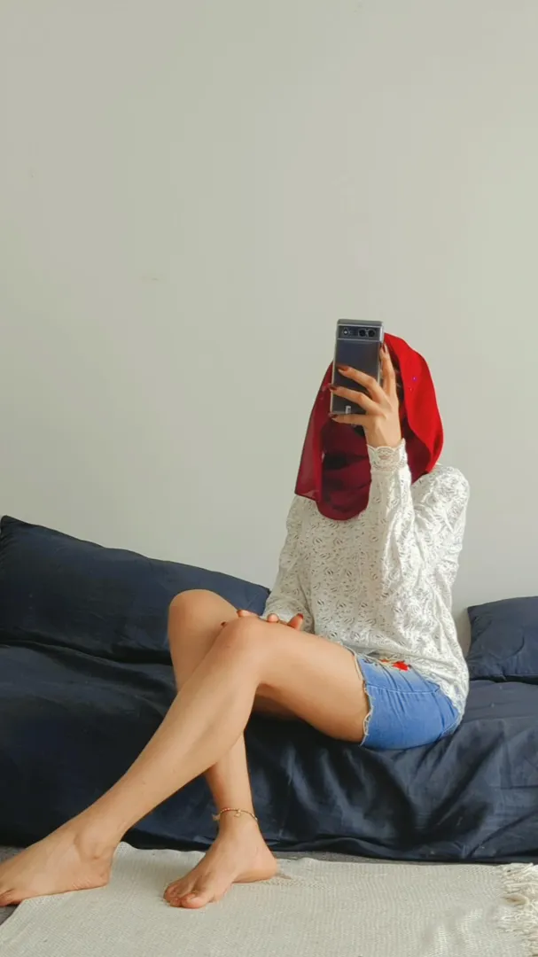 Embrace your goddess feet posted by FlowerHalima