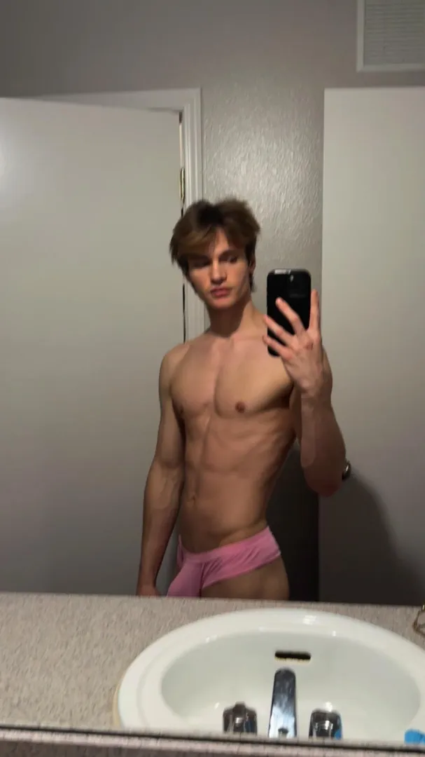 Embracing my twinkness posted by Strong_Anybody791