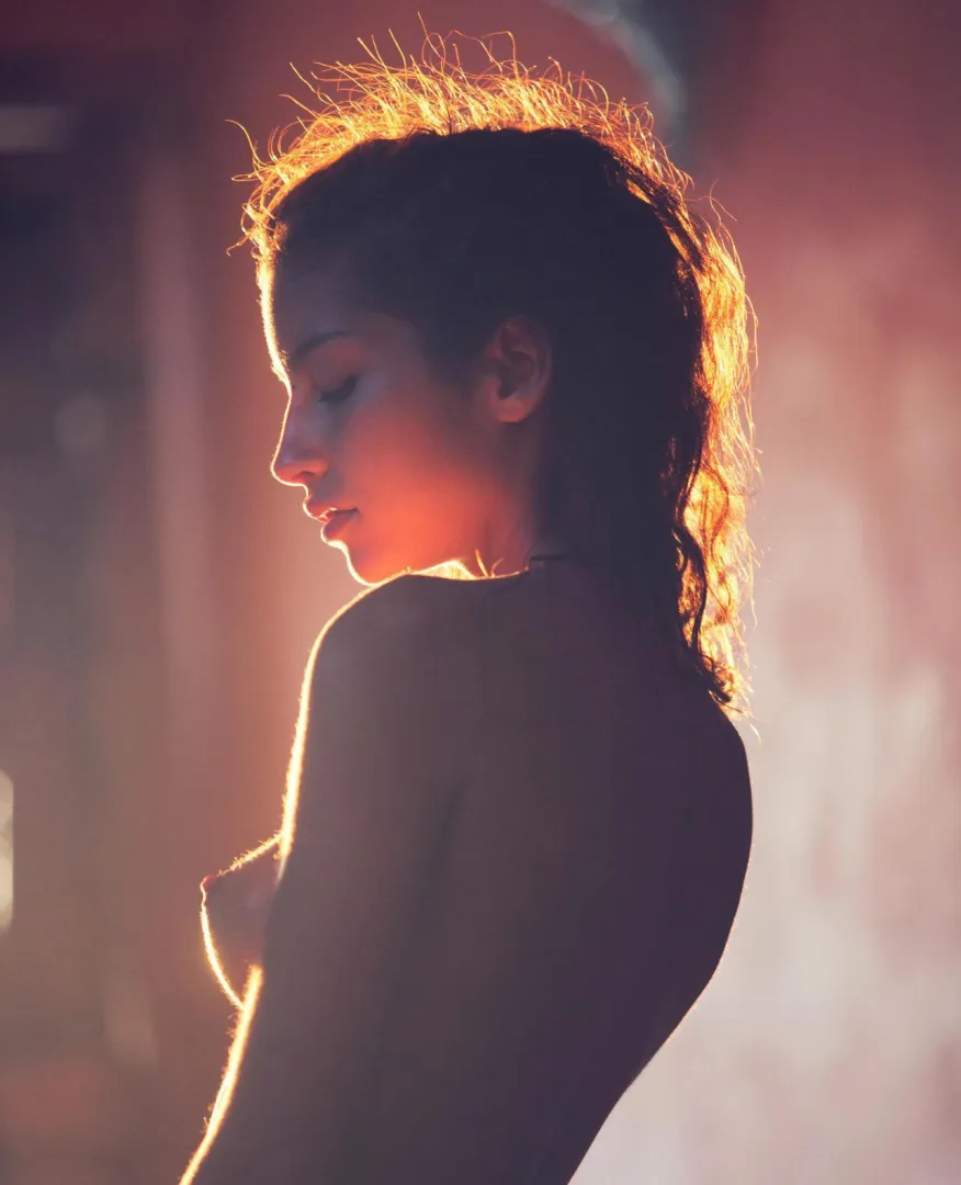 Emilie Payet posted by platinumkingx