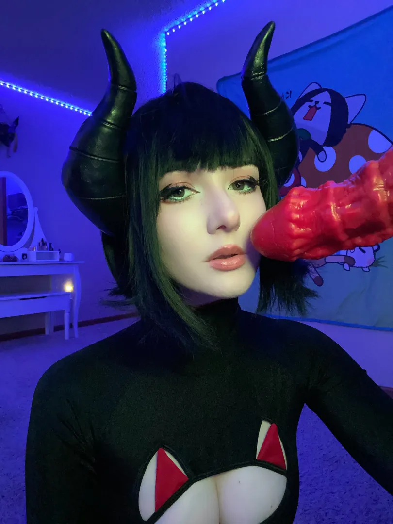 Emi's Havin' Another Sale! Check Her Pages! posted by PandaTortle