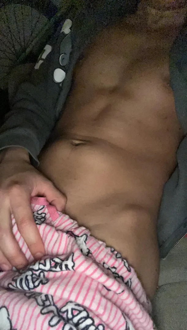 emo twink waiting for u ;3 posted by Future_Storm2238