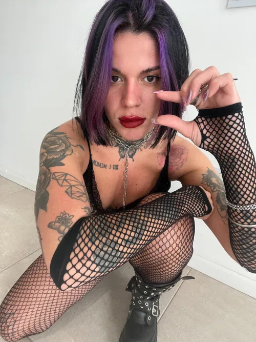 En serio crees que puedes impresionar a alguien? by girlytattoo