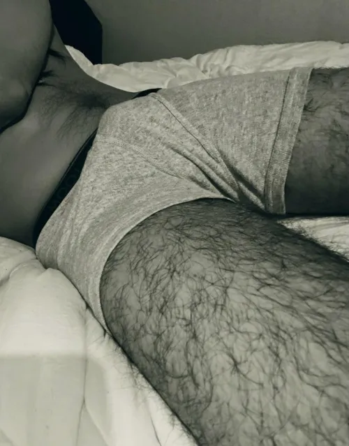 Enjoy my hairy legs  by ErickXmS