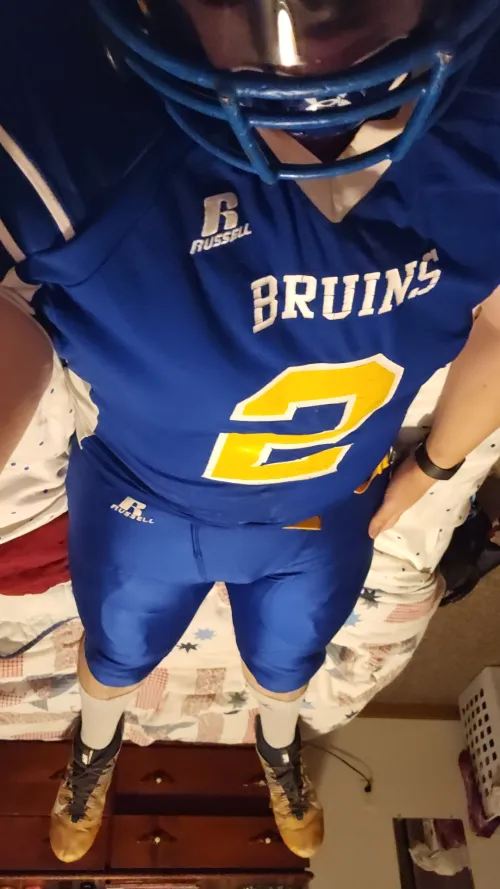 Enjoying some football gear.... Snap in bio if you want to hmu by alphafootballjock69