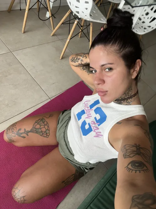 Entrenando hoy hairbun by girlytattoo