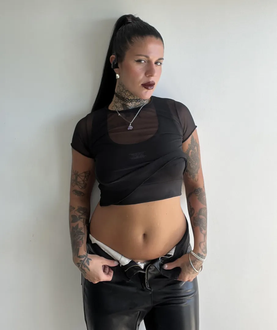 Espero que te guste una pancita sexy posted by girlytattoo