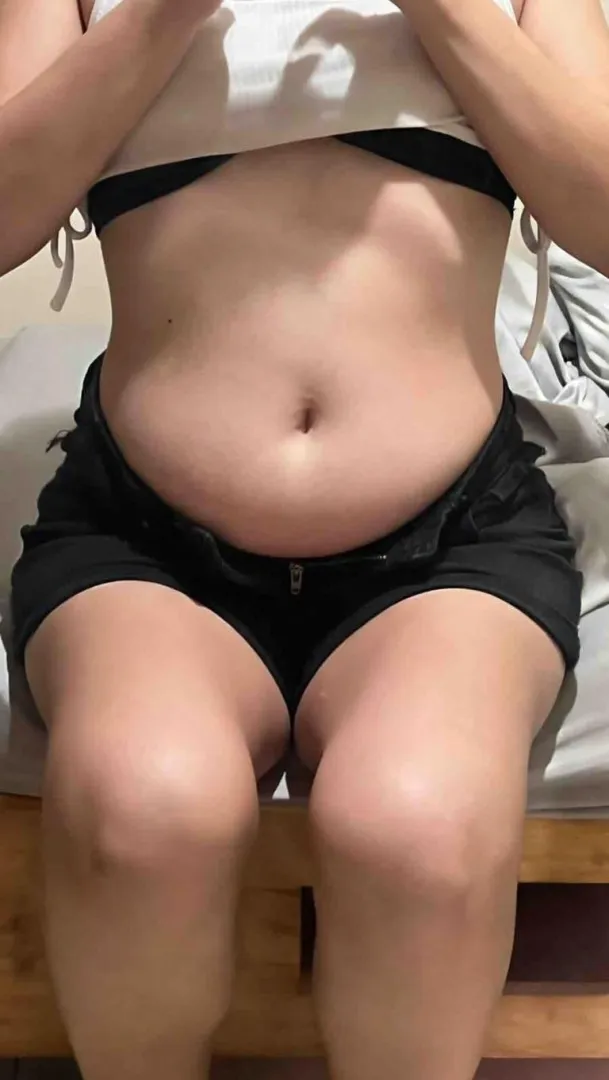 Estoy tan llena de cerveza chicos posted by Angie_stuffing