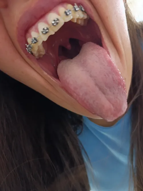 Está lengua quiere saborearte !!! by Flor_Acuario