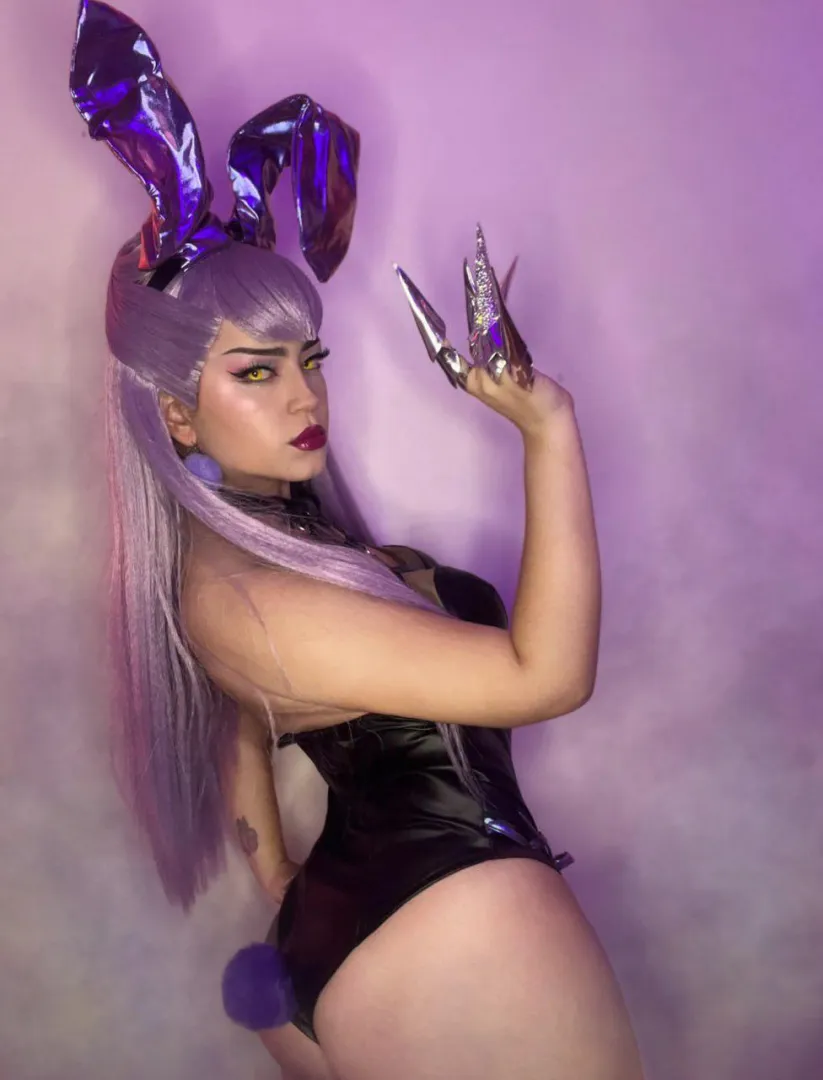Evelynn cosplay from League of legends by (yuki) posted by MistyCaramel_
