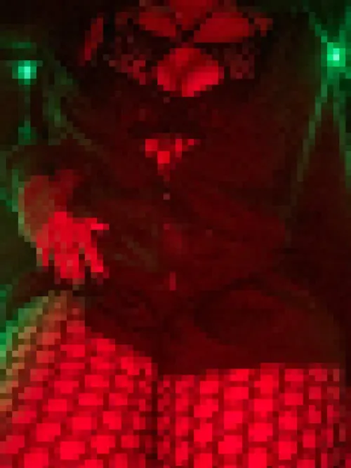 Even pixelated you can see the body's perfect and can feel your brain turning to mush. by Queenroxannerose