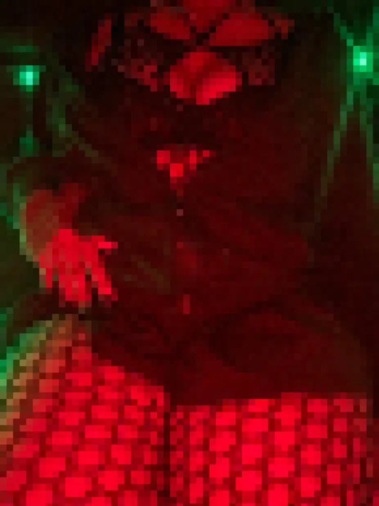 Even pixelated you can see the body's perfect and can feel your brain turning to mush. posted by Queenroxannerose