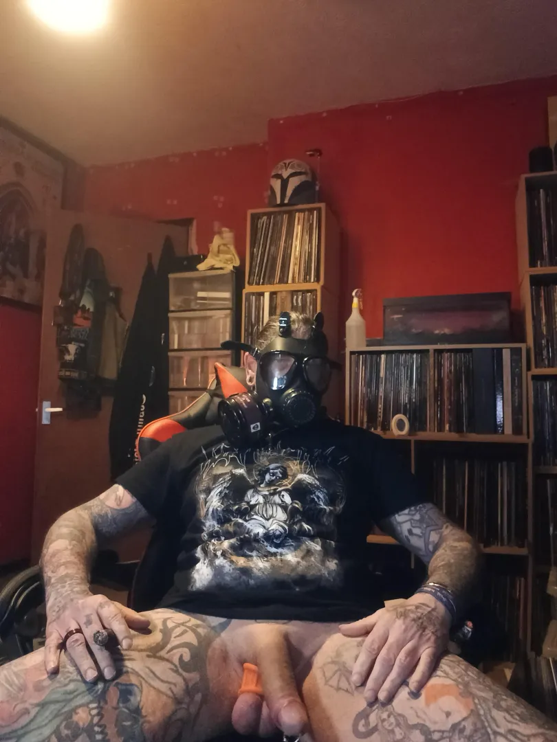 Evening metalheads  posted by bi-older-guy