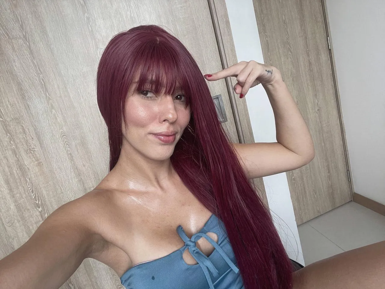 Ever had a redhead slut like me before? posted by Caliinea