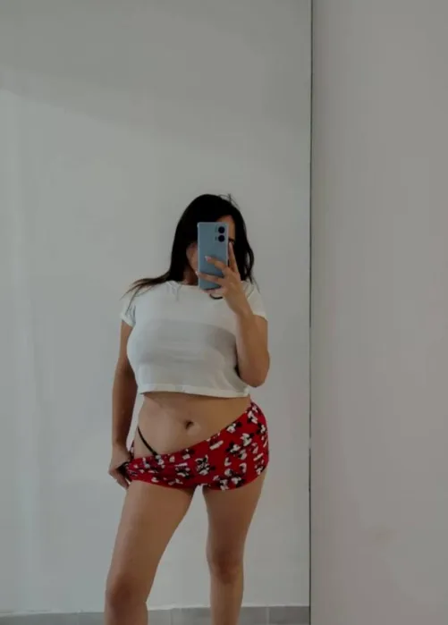 Ever tried hooking up with a thick cougar? 44F by callmeslut2