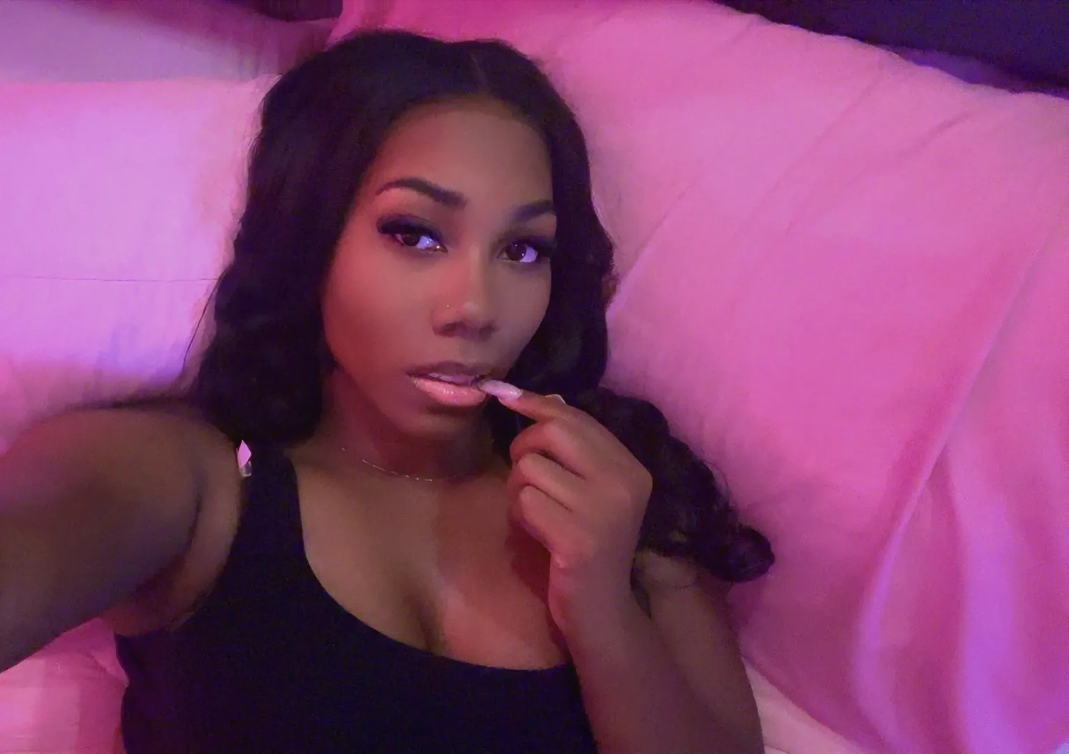 Every dollar you give, white boy, makes you look a little sweeter to me. posted by Plastic_Concern1795